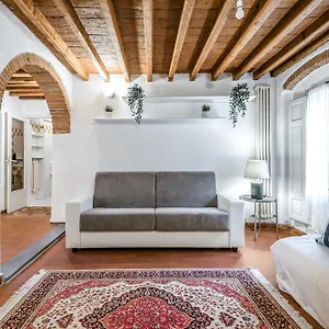 Hoslty-Suite L'Arancio-Enjoy The Historical Center-Brand New Shower